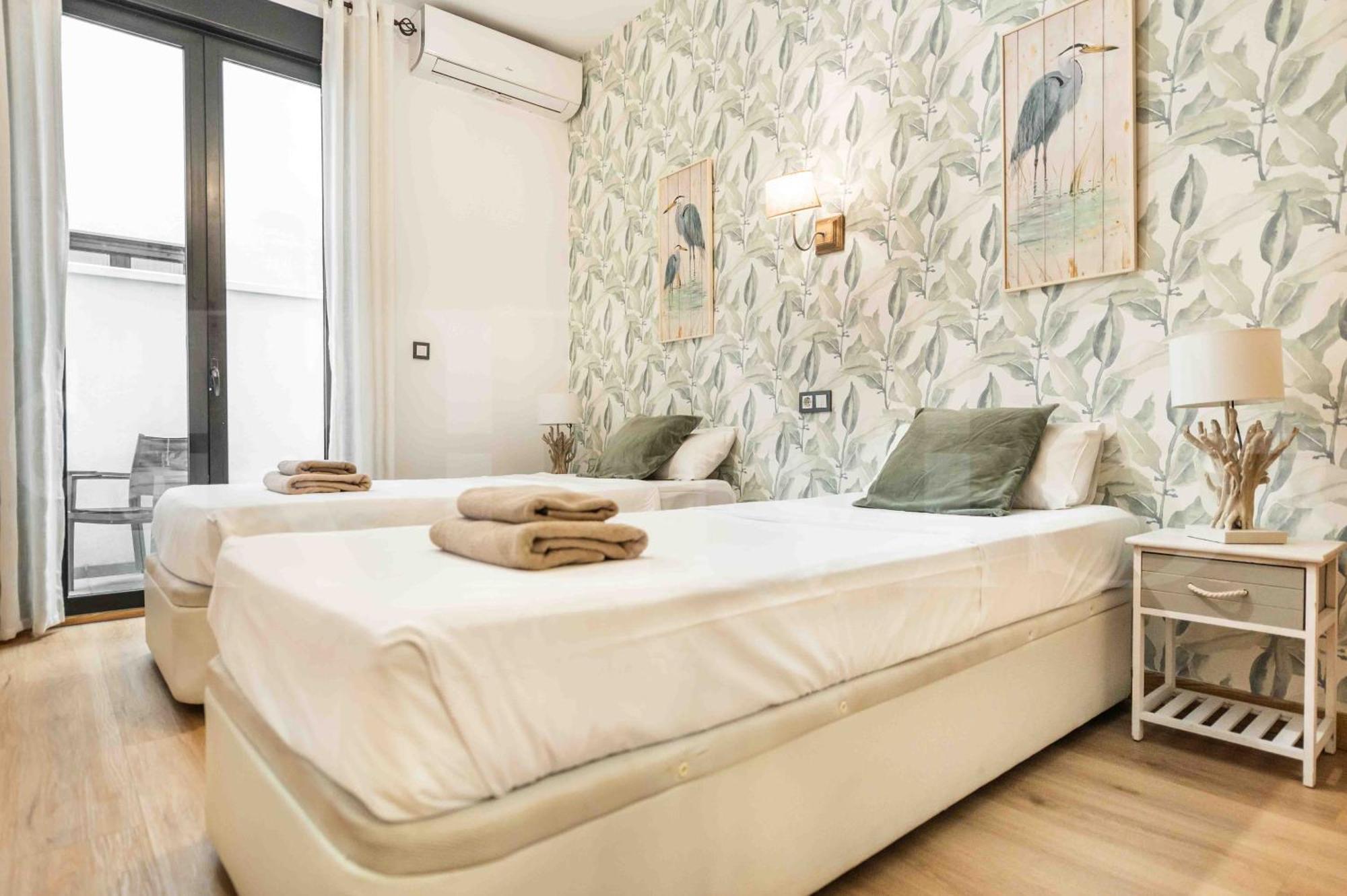 3Br Apartment With Parking And Patio In The Center By Rems Malaga Exterior photo